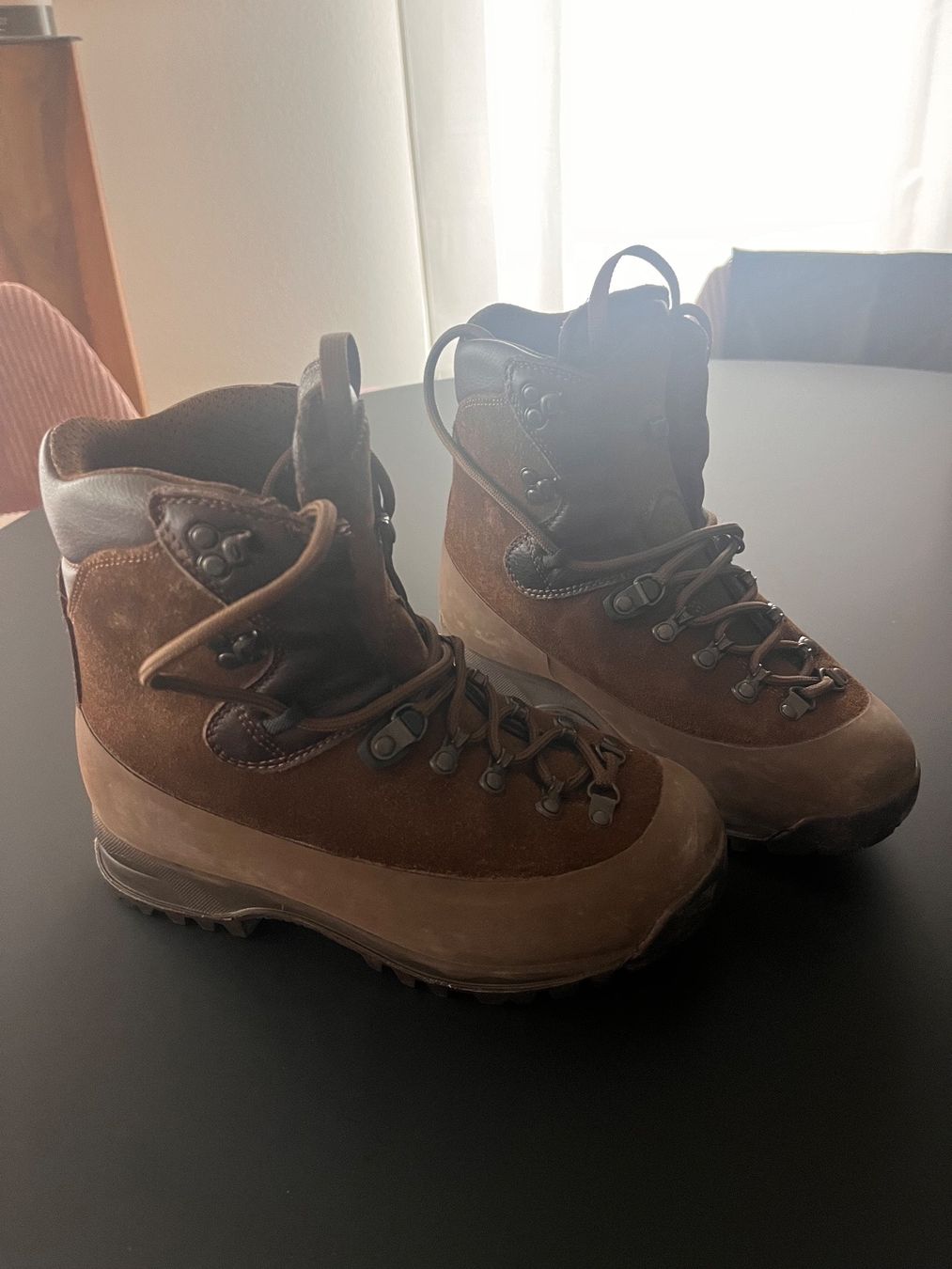Meindl Scarpe da uomo: Meindl Wanderschuh Schweizer Armee – Usato da Bivio venduto da Alcatraz20 1