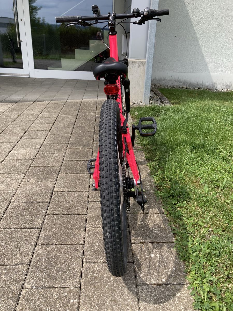 Specialized Vélos: Kindervelo 24 zoll pink/black – D'occasion à Beinwil am See par Matzeboy 2