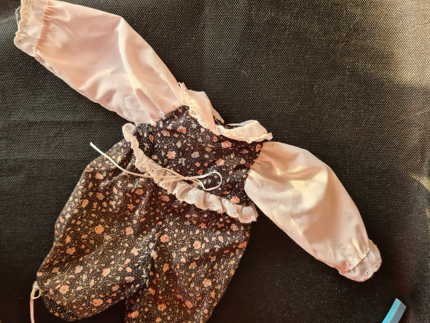 Sasha Morgenthaler Puppen: 2 Puppenkleider - Retro Vintage – Gebraucht aus Münchenbuchsee von babilibern 5