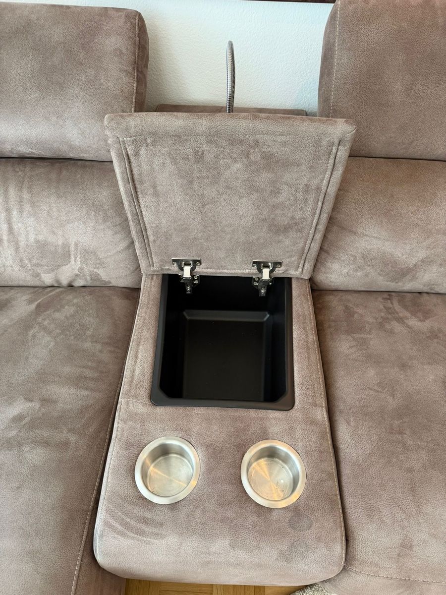 Divani: Grosses Sofa mit Relaxfunktion und USB-Anschlssse! – Nuovo (secondo la descrizione) da Emmenbrücke venduto da Kaufenverkaufenlu 2