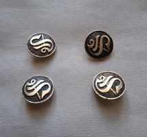 4er Set Knöpfe, im Monogramm -Style