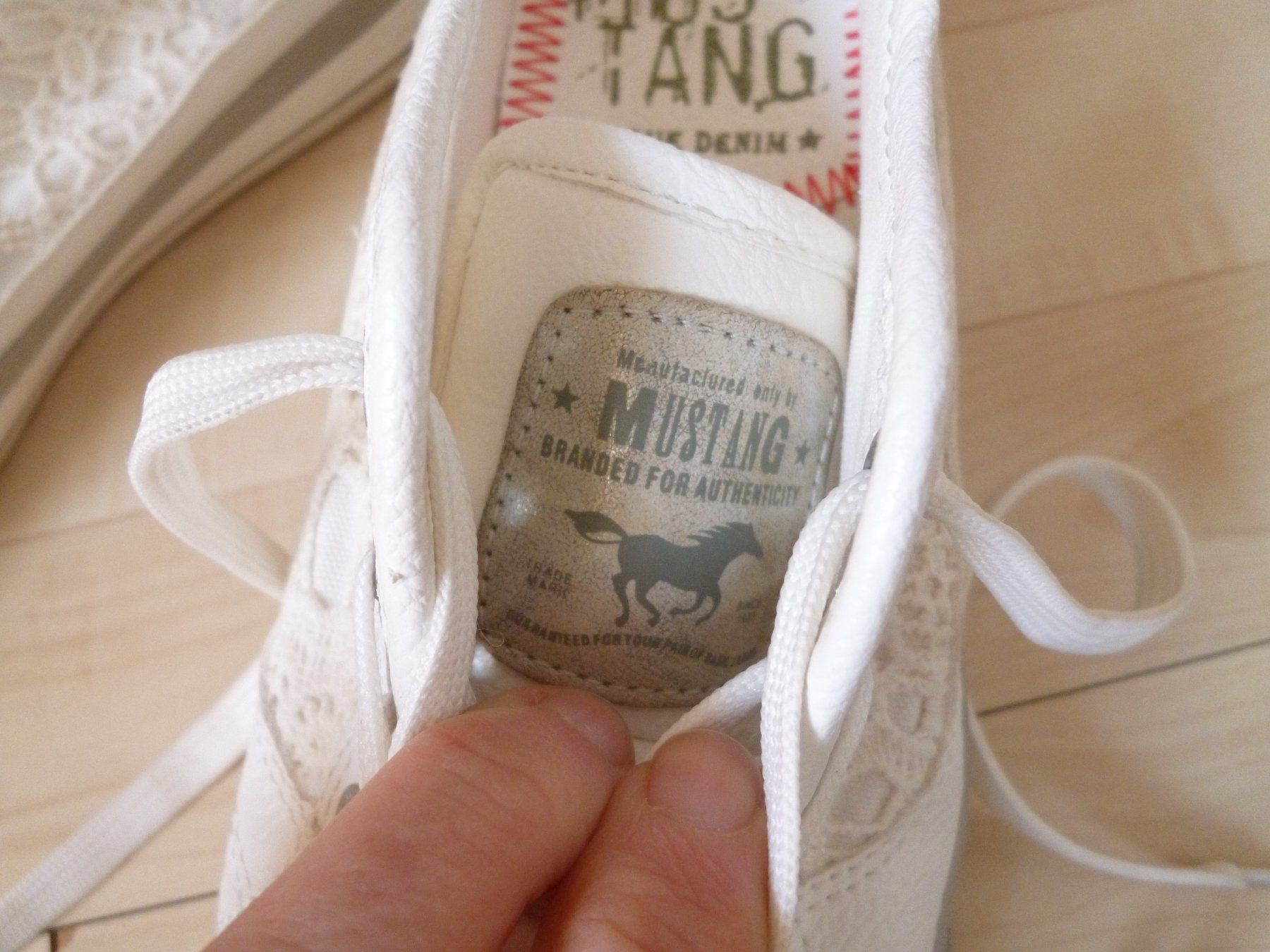 Mustang Scarpe per ragazze: weisse MUSTANG Turnschuhe  Sneaker  Gr. 36 – Usato da Dättlikon venduto da Mamakuga 3