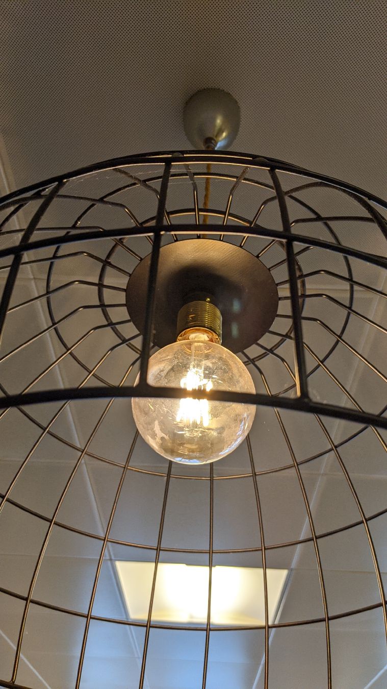 Lampes: Drahtkorb Lampe – D'occasion à Rüti ZH par kunstreich_8630 1