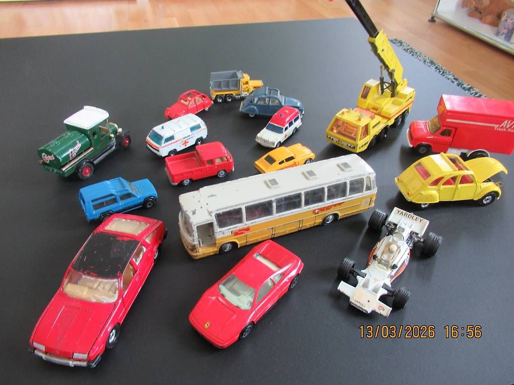 Modellini d'auto: Matchbox Miniatour-Autos – Usato da Gümligen venduto da ChrigiSigi