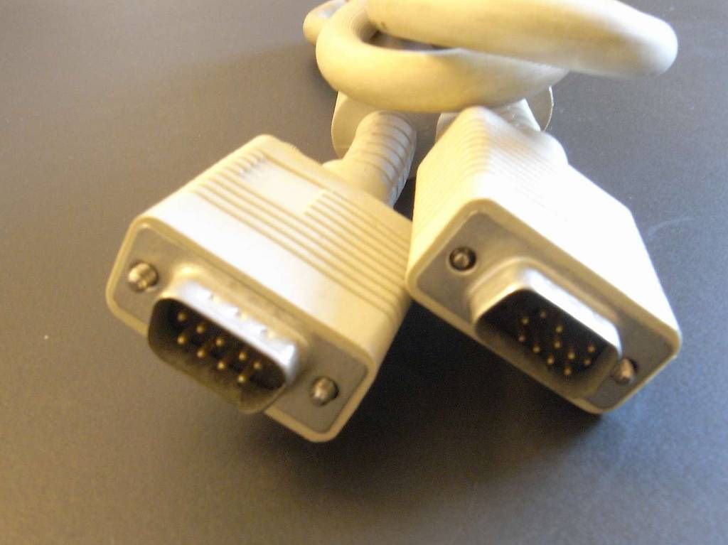 Cavi: Kabel VGA auf EGA – Usato da Bern venduto da Sot