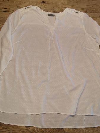 Weisse Damenbluse von C&A Grösse 50.