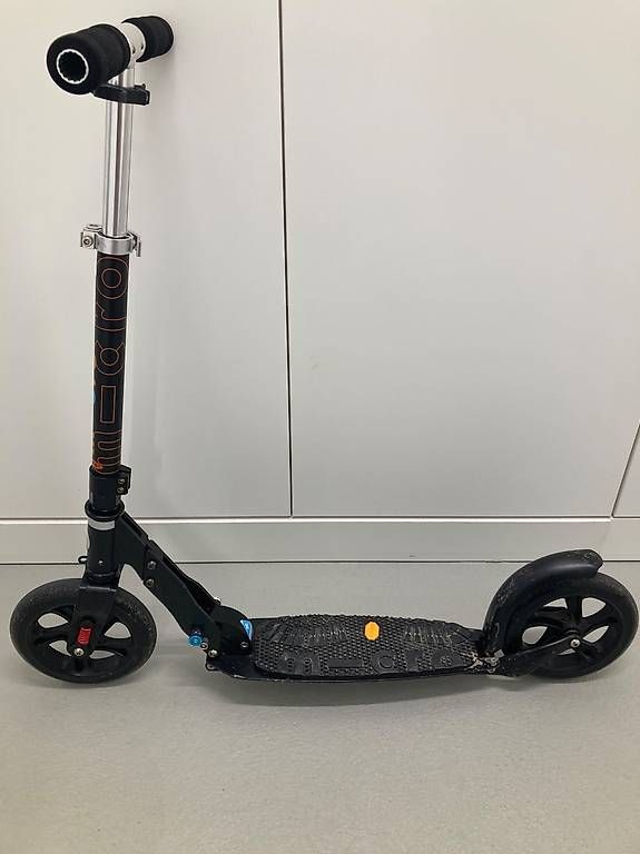 Micro Kickboard: Micro Scooter deluxe – Usato da Oberglatt ZH venduto da Fischli085
