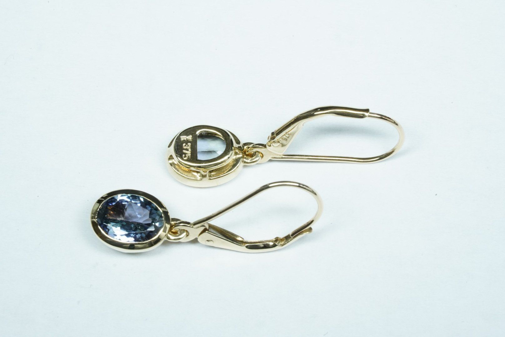 Ohrringe & -stecker: Ohrringe 9k Gelbgold mit Tansanit – Gebraucht aus Bülach von Re-Jewelled 1
