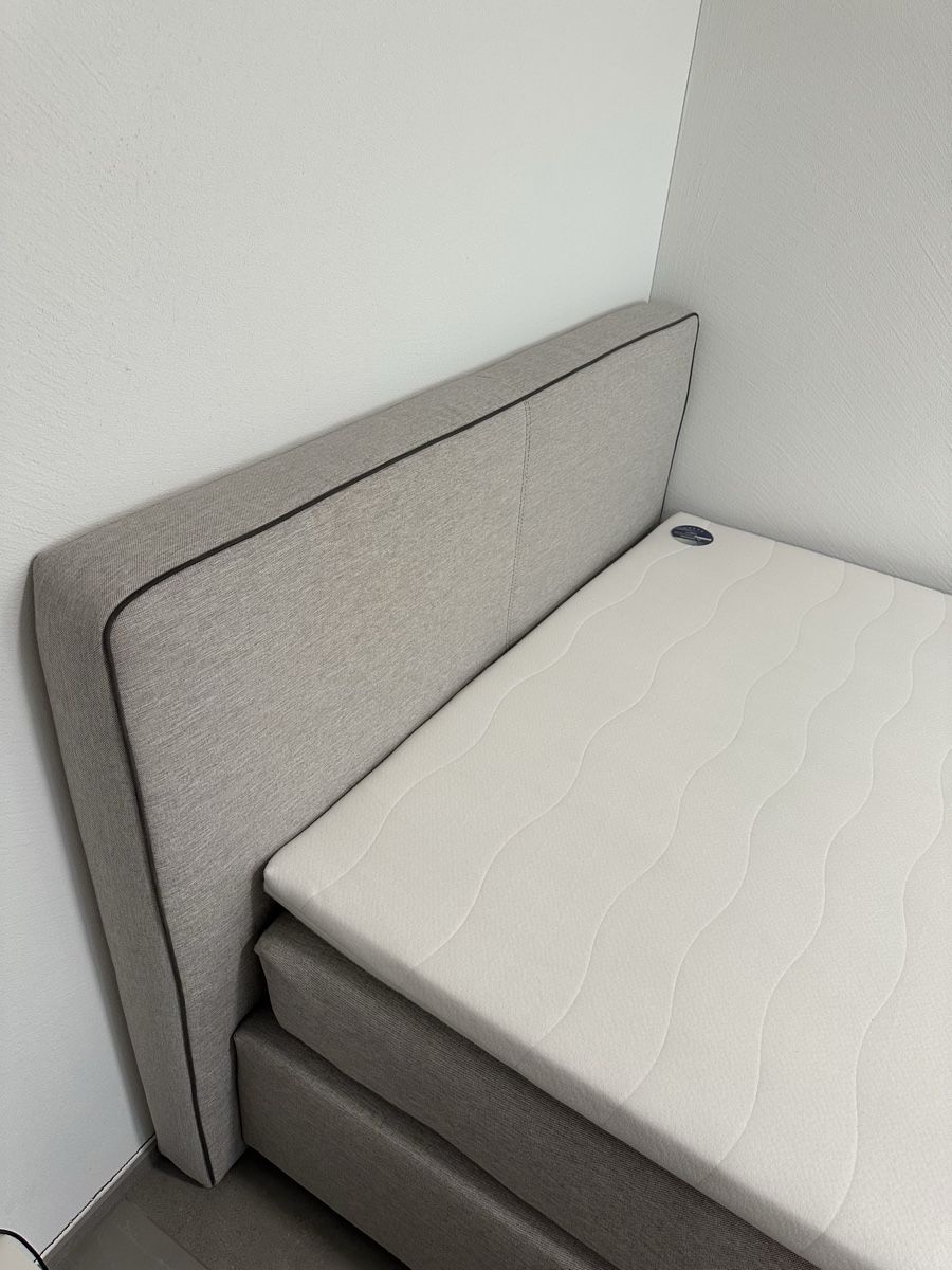 Betten: Boxspringbett hellgrau 140x200 cm – Gebraucht aus Triengen von adr_rdr2 1