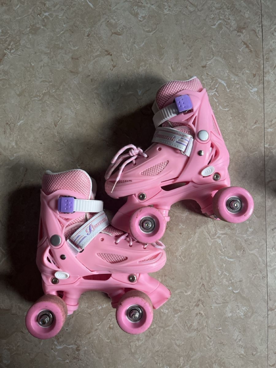 Pattini in linea & Pattini a rotelle: 27-30 roller – Usato da Wallbach venduto da wonderlike