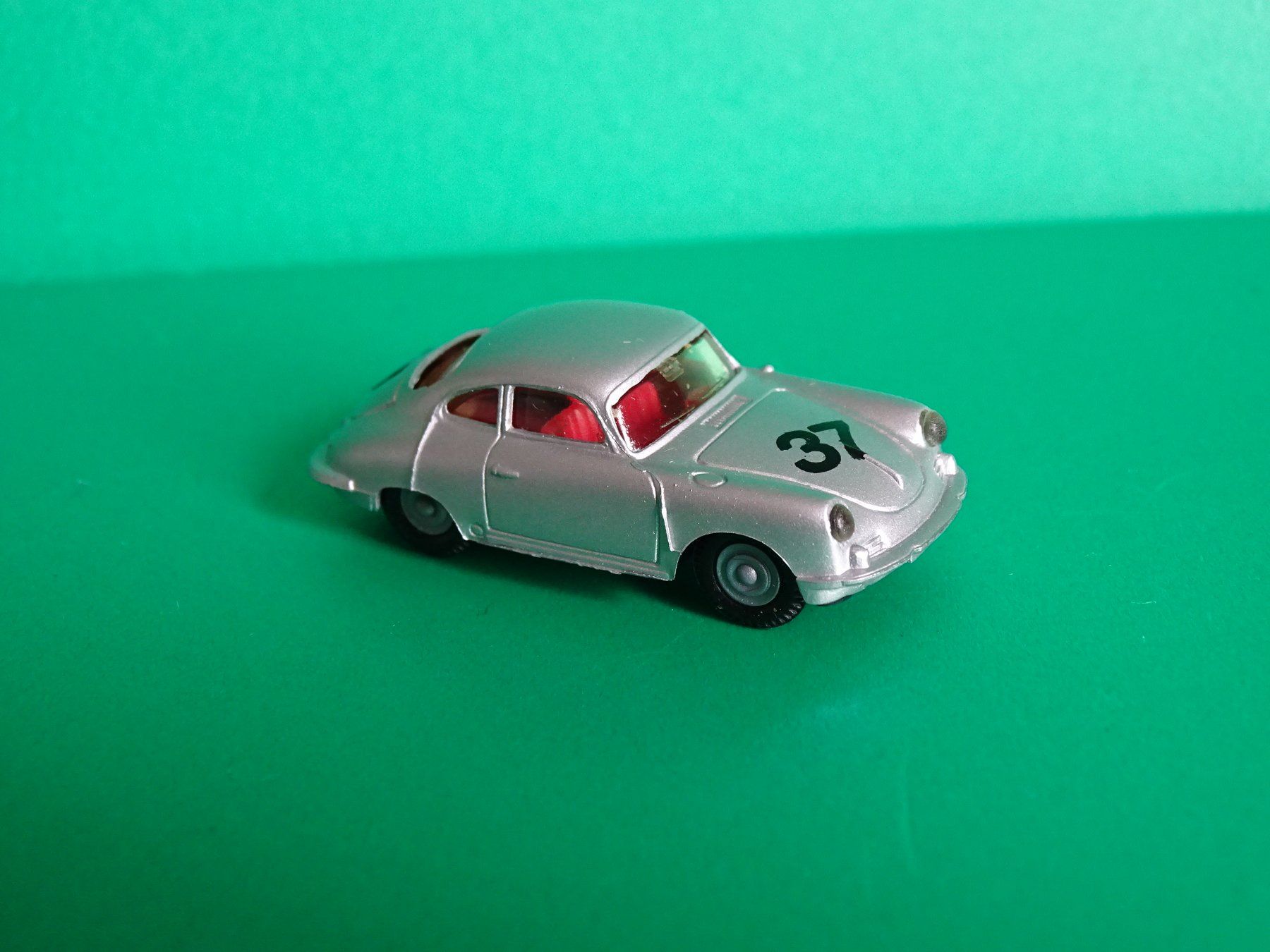 Praliné Modellini d'auto: Porsche 356 von Praliné 1/87 – Usato da Bretzwil venduto da Meex 1