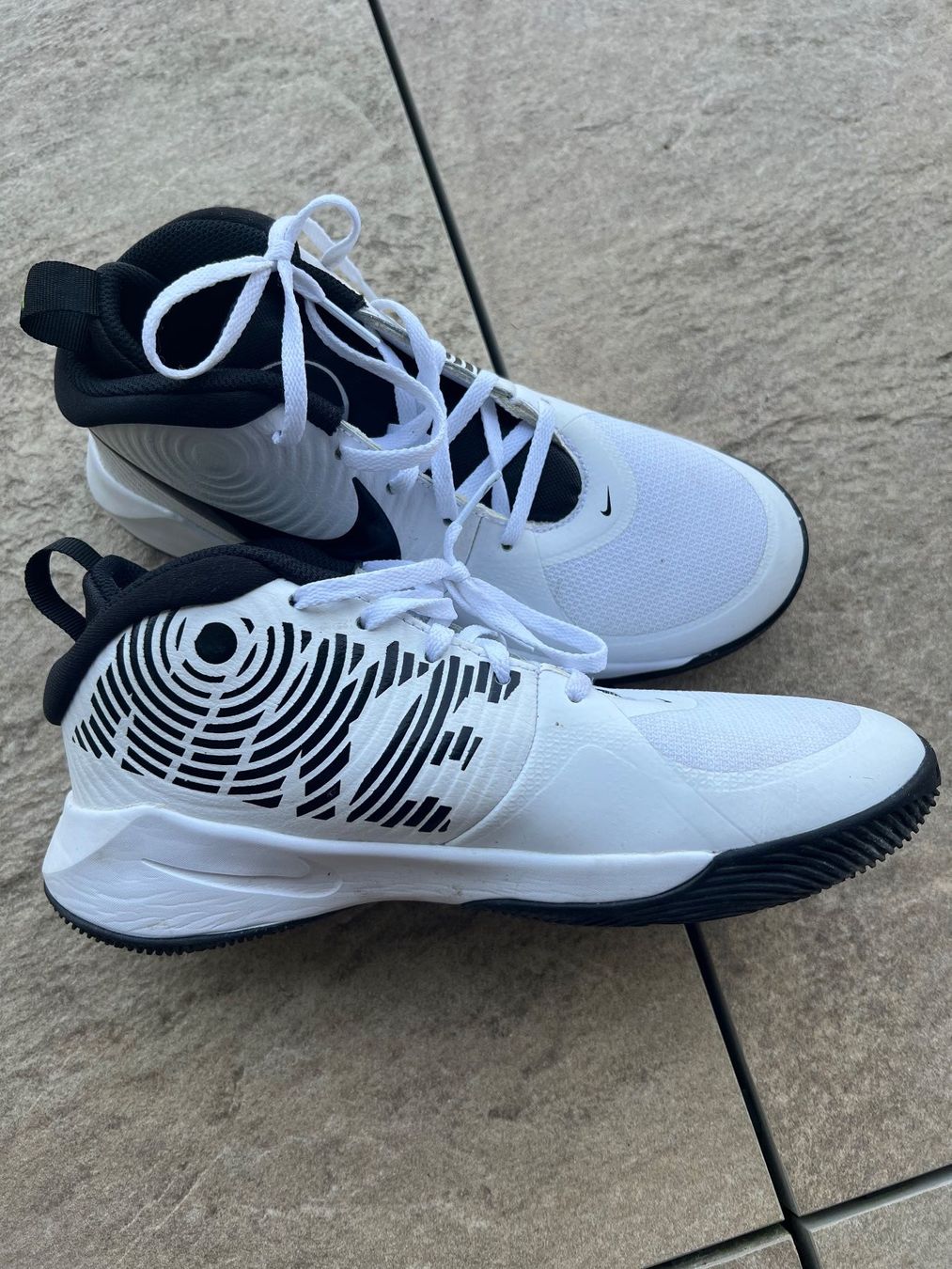 Nike Scarpe da uomo: Nike Schuhe, Top Zustand, 38.5 – Usato da Schmitten FR venduto da mar_jk2r
