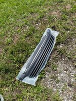 Kühlergrill vorne Neu

50