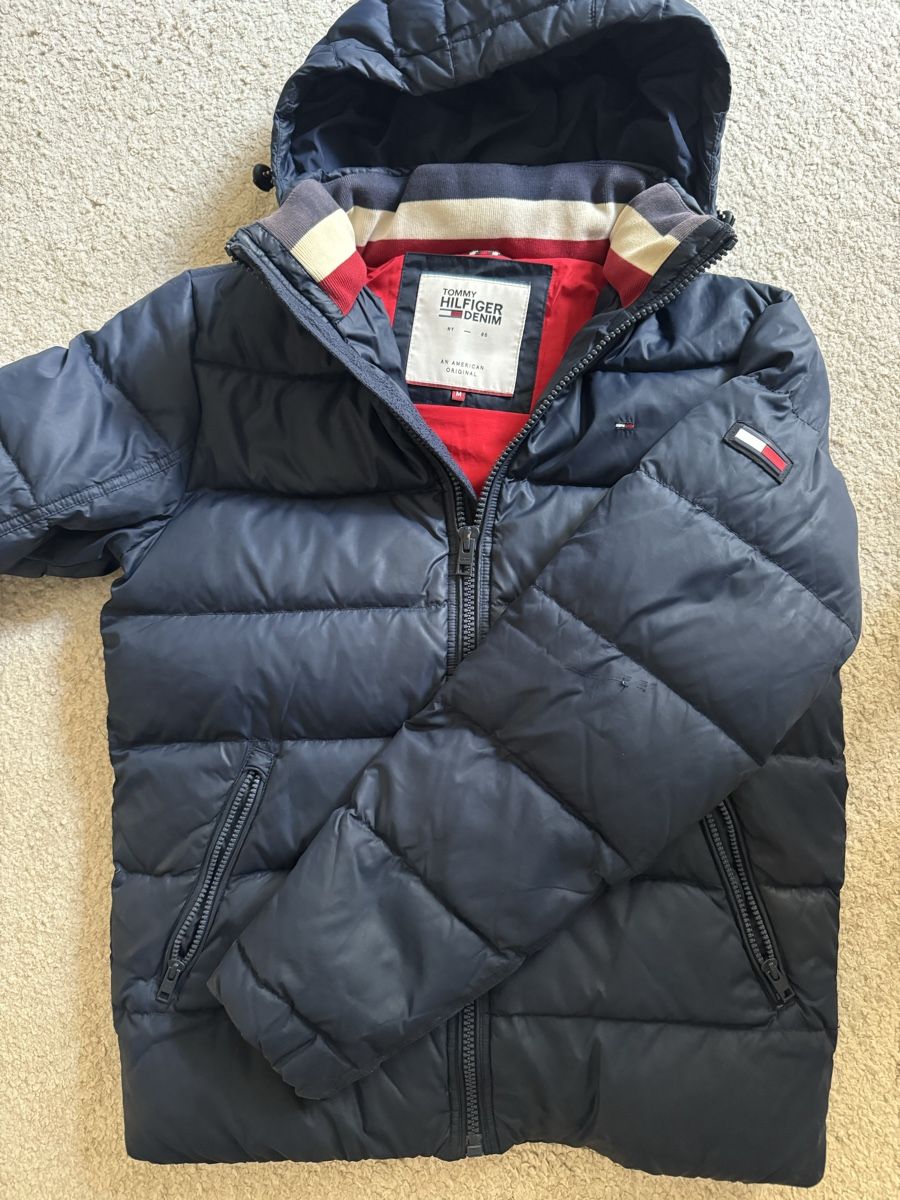Tommy Hilfiger Jacken: Winterjacke Tommy Hilfigee – Gebraucht aus Erstfeld von sa1_hq2m
