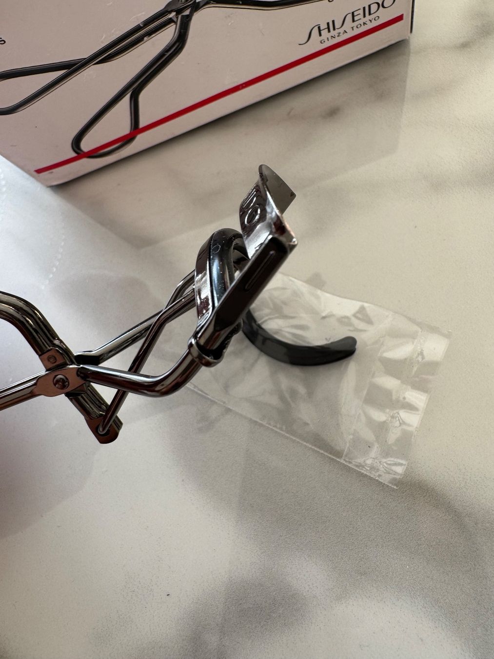Cura del viso: Shiseido Eyelash Curler - New – Nuovo (secondo la descrizione) da Zürich venduto da di_archive 2
