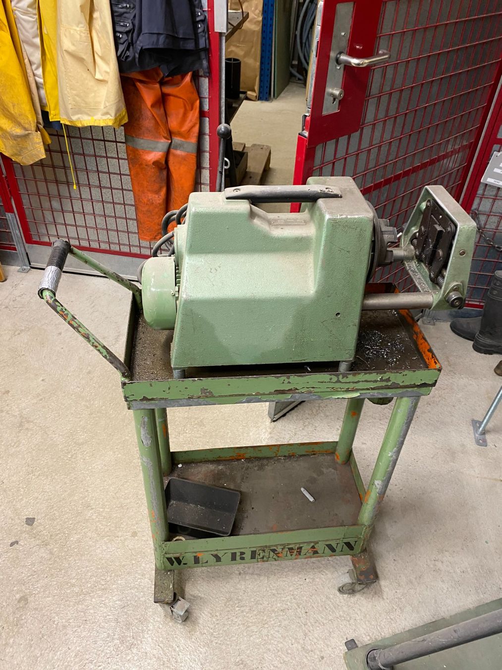 GF Alle Maschinen: Gewindeschneidemaschine GF klein – Gebraucht aus Winterthur von info_Ly_1912 1