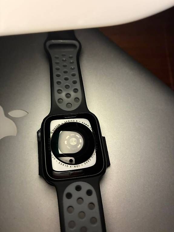 Smartwatch: Apple Watch 5 – Usato da Basel venduto da flavia__ 3