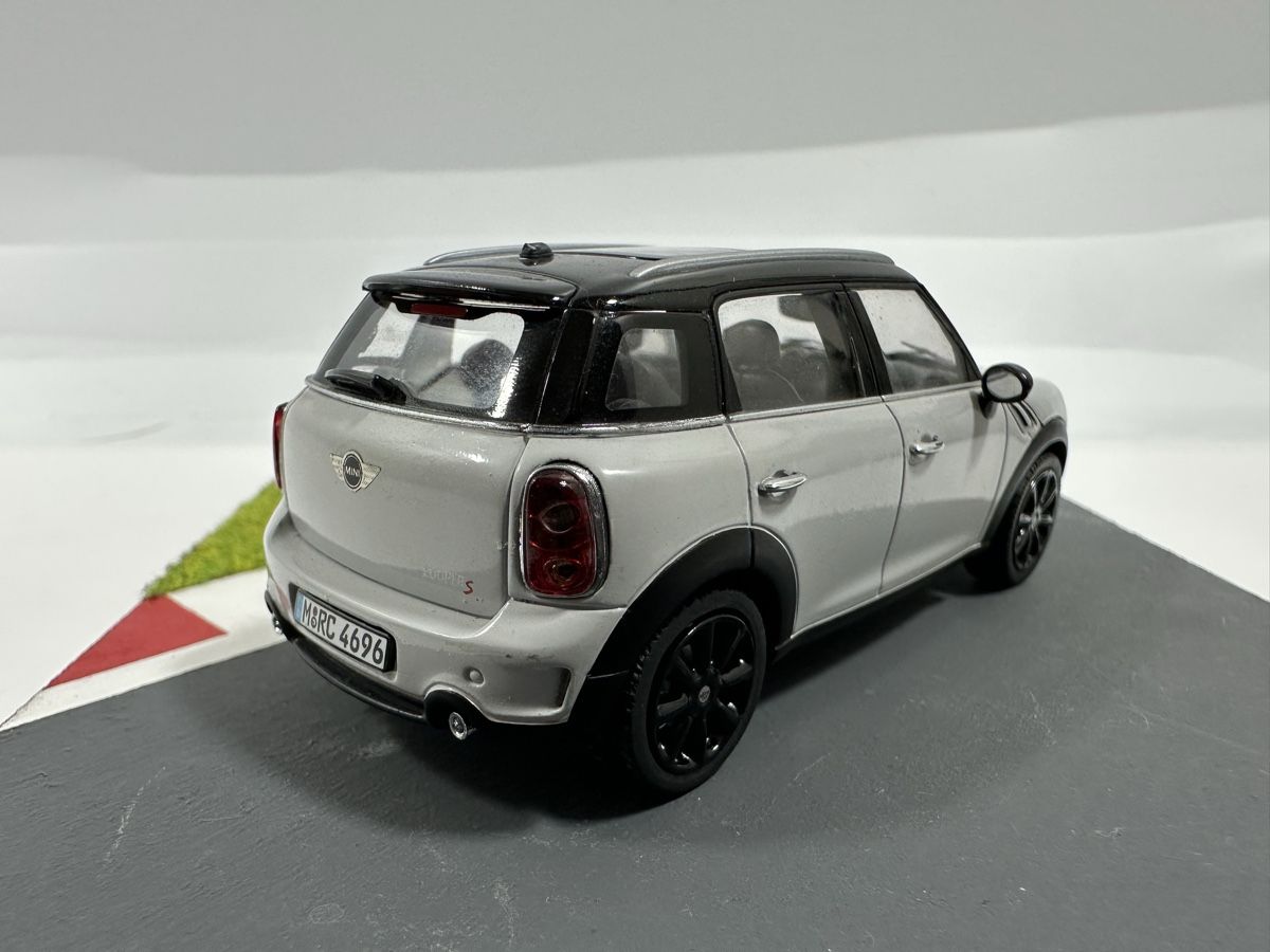Schuco Modellini d'auto: Mini Cooper S 1:43, hellgrau-schwarz, SCHUCO – Usato da Zofingen venduto da rf9_x2xt 5