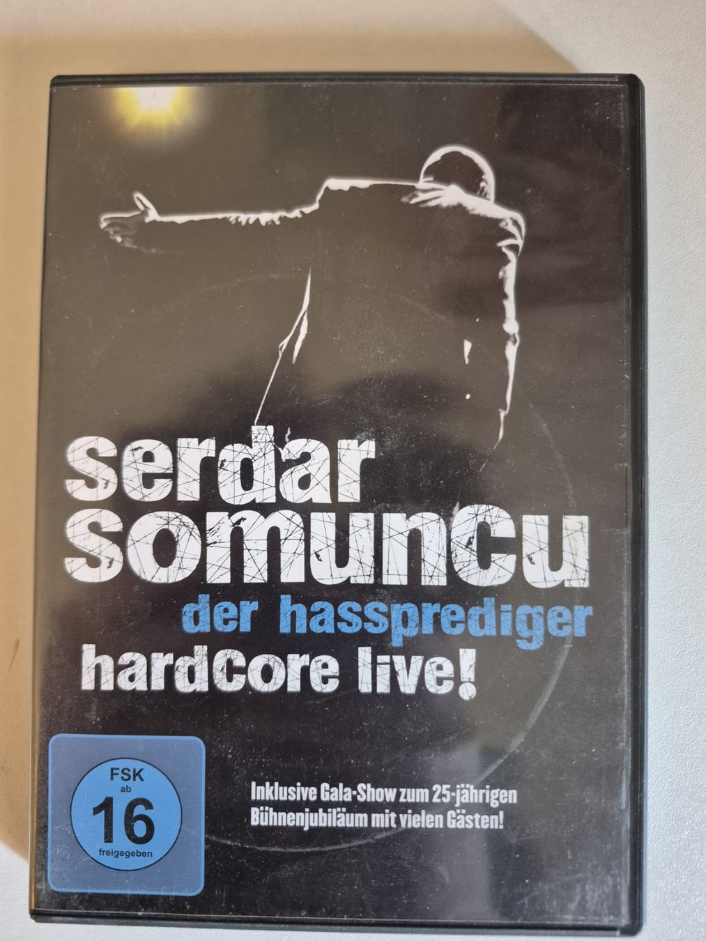 Tutti i DVDs: DVD Serdar Somuncu - Der hassprediger - Hardcore Live! – Nuovo (secondo la descrizione) da Zollikofen venduto da wir_verkaufen