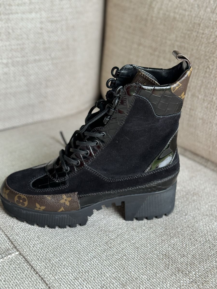 Louis Vuitton Scarpe da donna: Louis Vuitton Laureate Desert Boots T40 – Nuovo (secondo la descrizione) da Villars-sur-Glâne venduto da Sunshine-8 8
