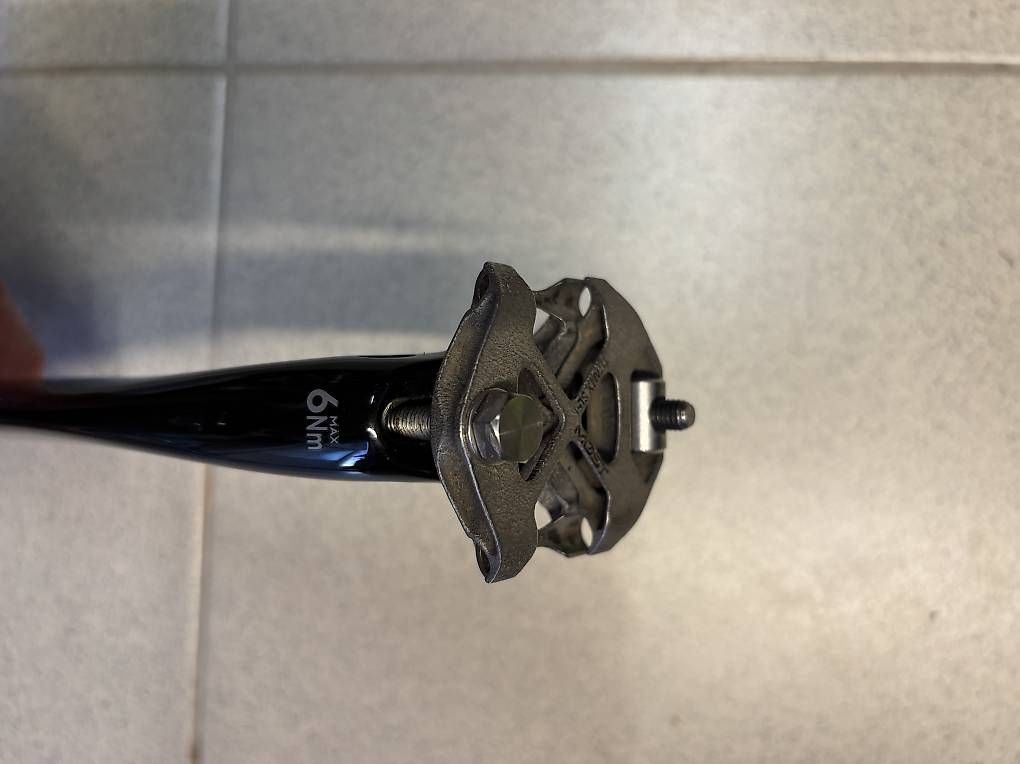 Pinarello Pezzi di ricambio: Tige de selle carbone MOST - Pinarello – Usato da Poliez-le-Grand venduto da Ced83 2