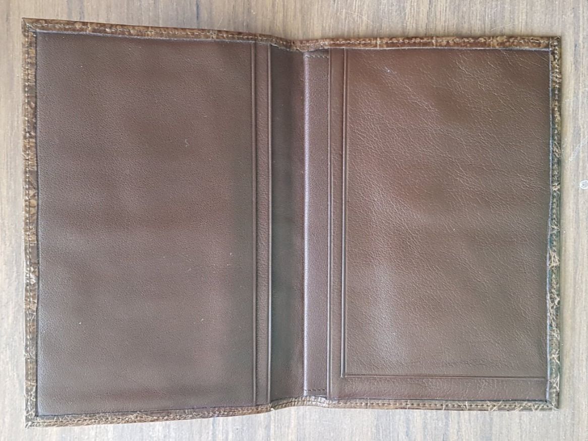 Altro in  Abbigliamento & Accessori: Passportfolder Dokumentenmappe Krokoleder 1950er – Nuovo (secondo la descrizione) da Mörschwil venduto da wunderkiste44 7