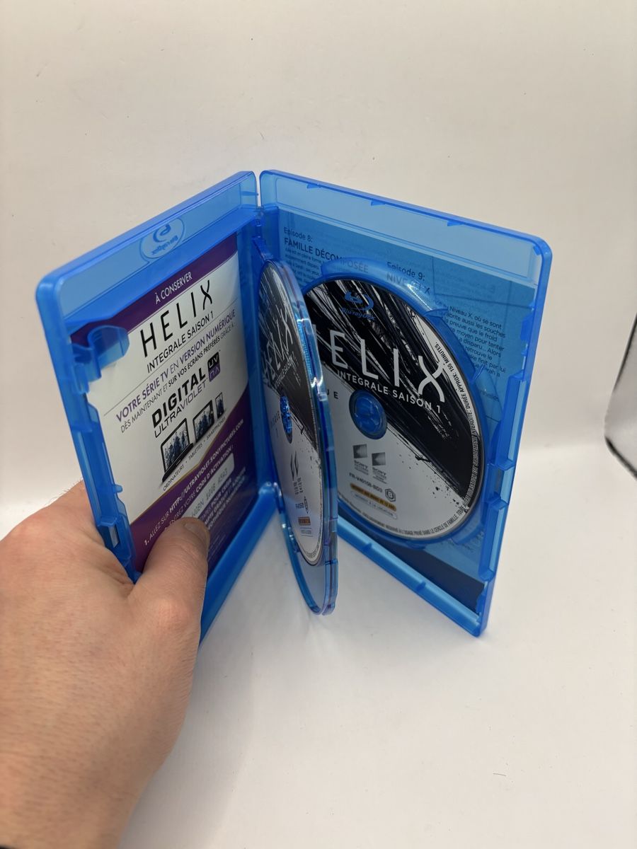 Tous les DVDs: Blu-ray HELIX Saison 1 intégrale + version digitale UV – D'occasion à Genève par sho_67qj 2