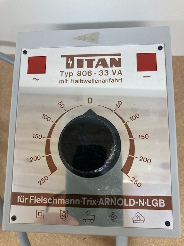 Märklin Modelleisenbahnen: Titan Transformator 806 Trafo 33 VA, Halbwellenanfahrt – Gebraucht aus Büsserach von ModellbahnDepot 1