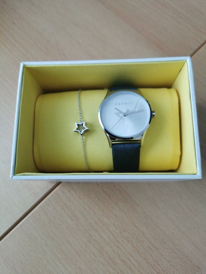 Esprit Orologi: Damen Uhr Esprit mit Silber Armkette – Nuovo (secondo la descrizione) da Gunzwil venduto da Ddanii