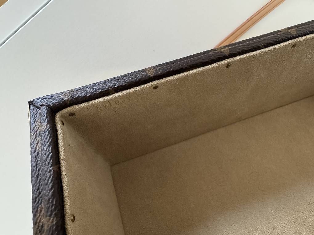 Borse: Louis Vuitton Coffret Tresor 24 Monogram – Usato da Basel venduto da Ohschaumal 3