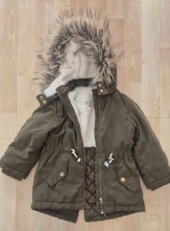 Kinder Parka grün mit Kapuze Grösse 104 H&M