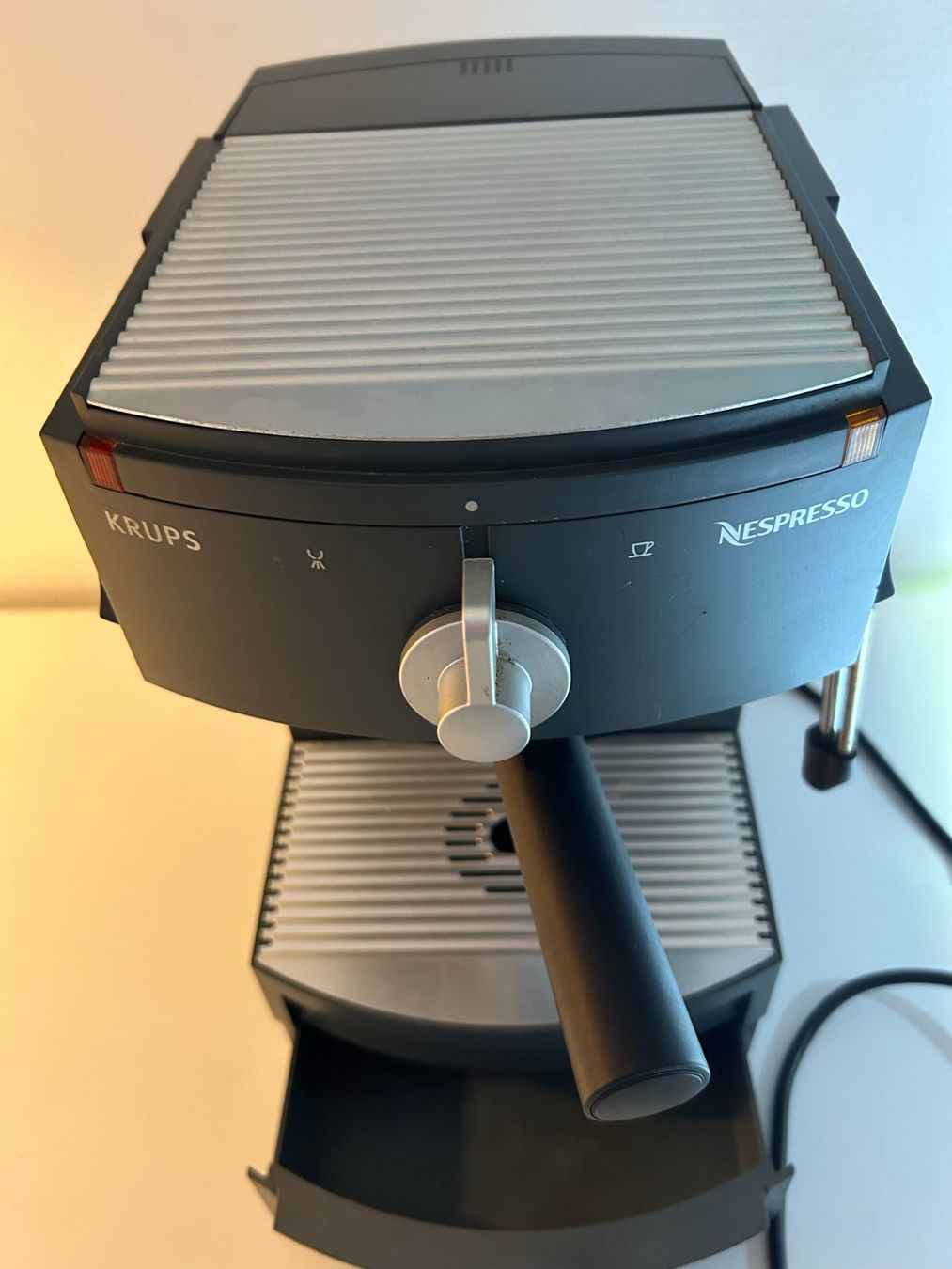 Krups Macchine per caffè & Macchine per espresso: Robuste machine à café Krups à capsules comme neuve, révisé. – Nuovo (secondo la descrizione) da nyon venduto da Lbabi 9