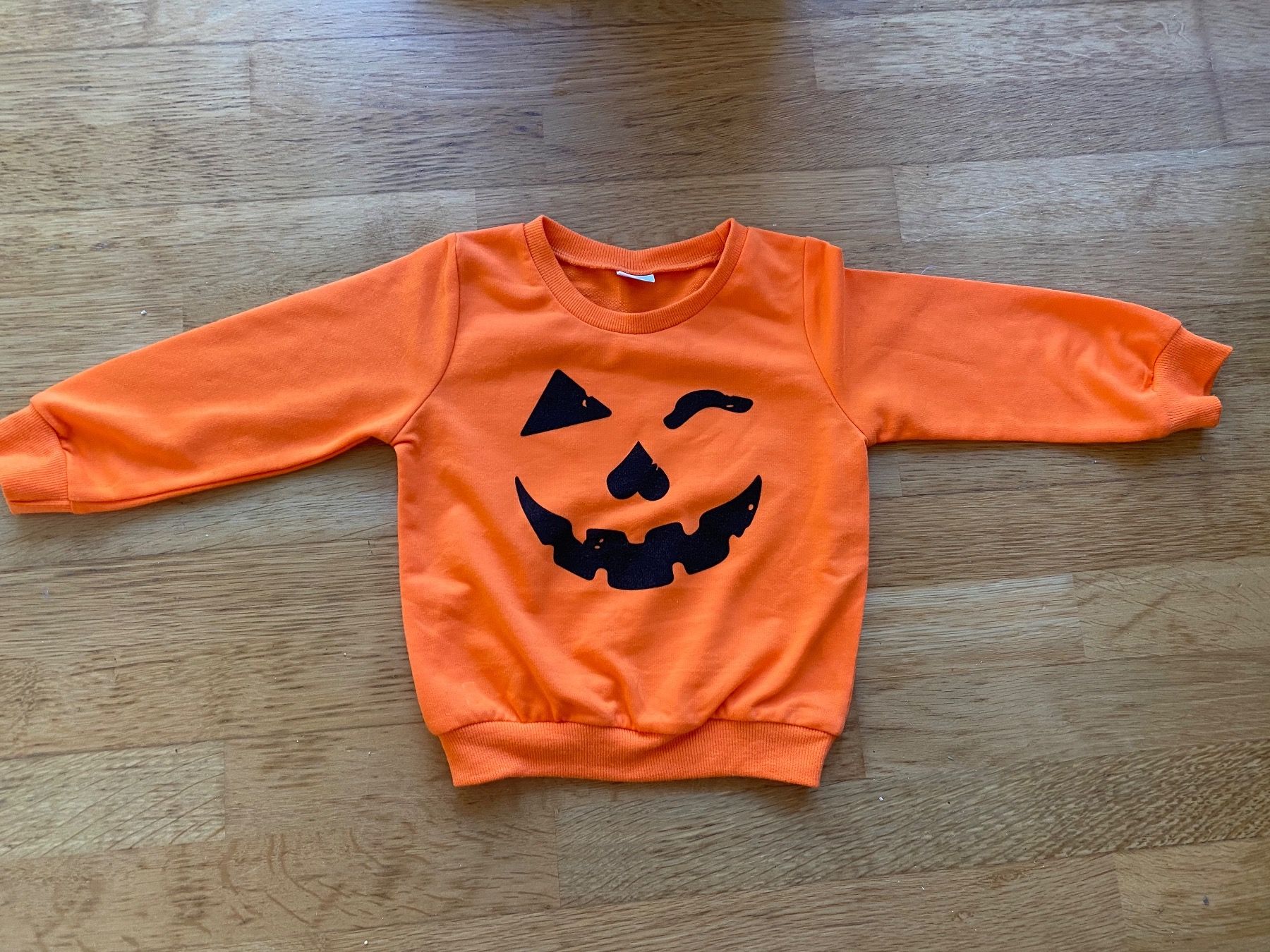 Pulls & Sweat-shirts: Halloween Pullover 3 Y (ca 92) – D'occasion à Trachslau par M_Schmid81