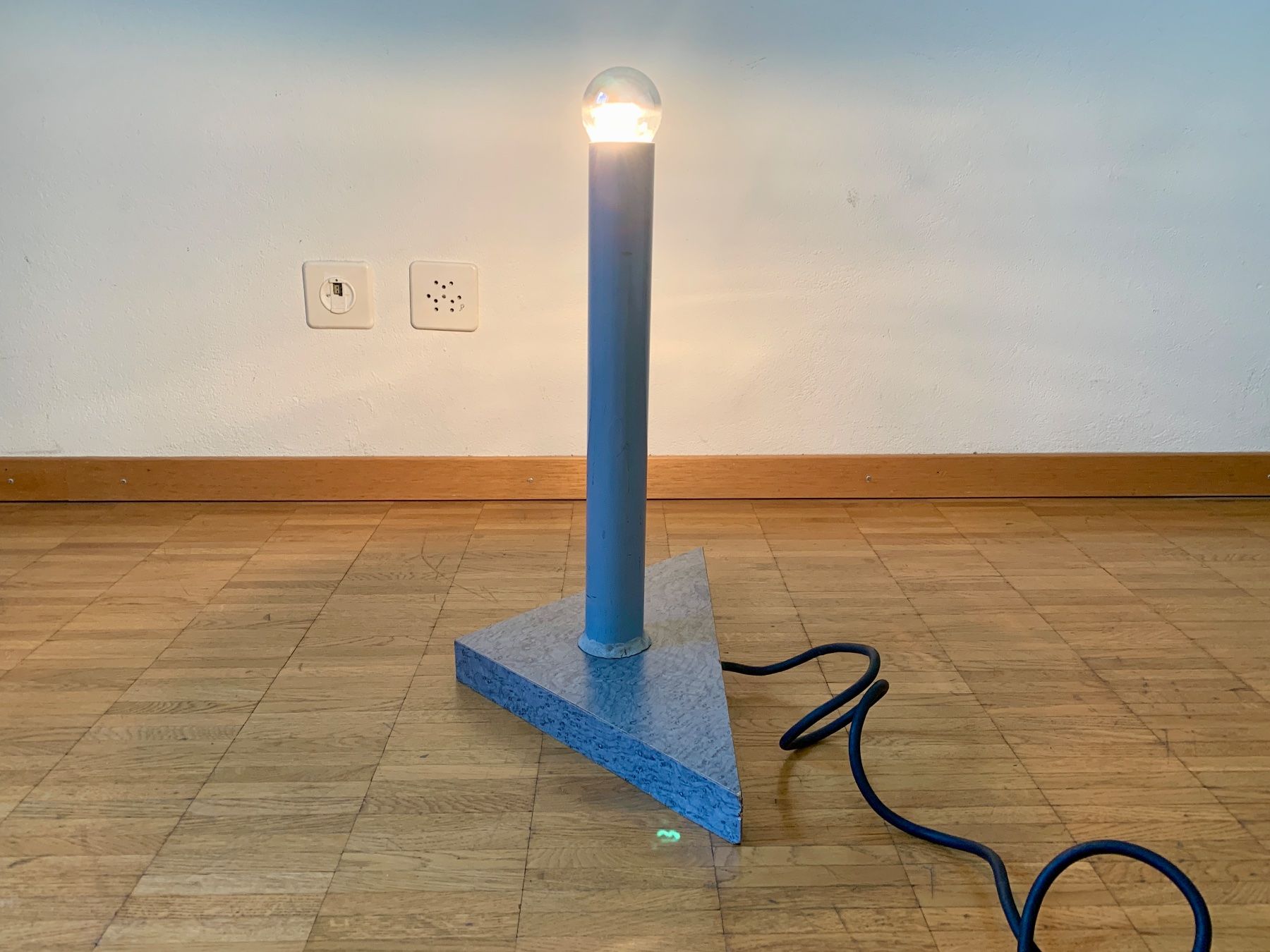 Lampen: Grafische Tischlampe / Bodenlampe – Gebraucht aus Zürich von Les_Zurichois 3