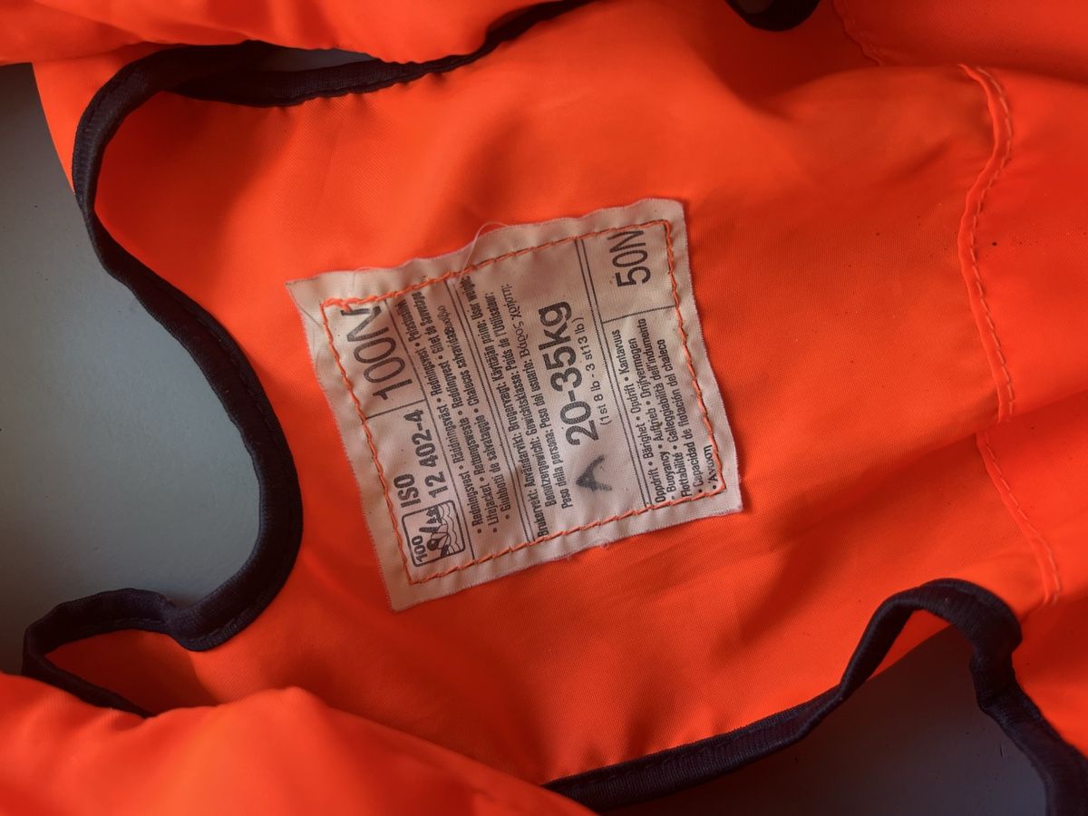 Helly Hansen Giubbotti di salvataggio: Rettungsweste Helly Hansen Grösse 20-35kg fast neu – Usato da Zürich venduto da Van-Bille 2