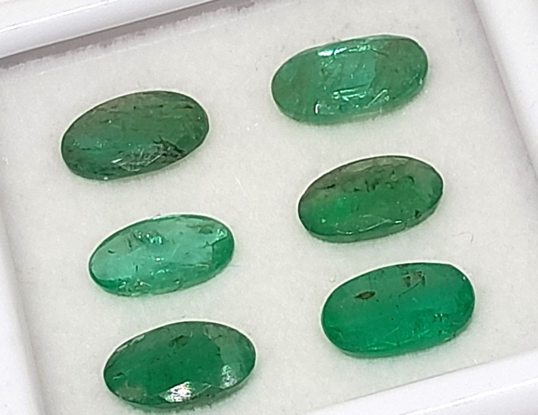 Pietre preziose: 6x émeraudes 7x5 mm - Valeur 280.- Fr – Nuovo (secondo la descrizione) da Grimisuat venduto da Valgem 1