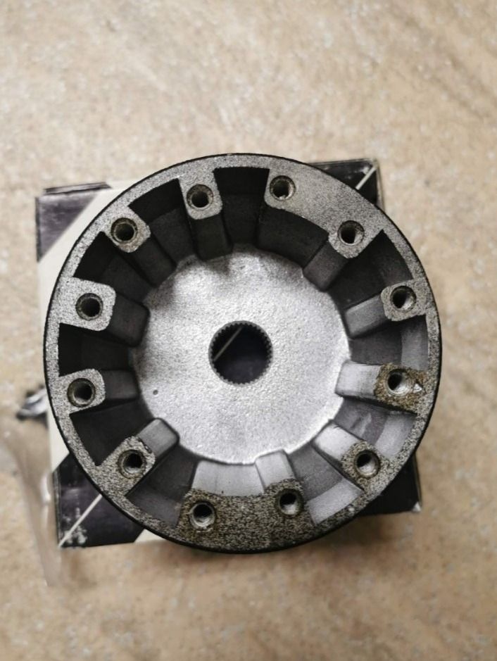Tutti pezzi di ricambio auto: Lenkradnabe Italvolanti Seat Ibiza Typ 021A – Nuovo e nell'imballaggio originale da Biel/Bienne venduto da CS013 1