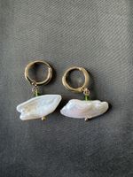 Ohrringe mit barocken Perle, Goldhoops