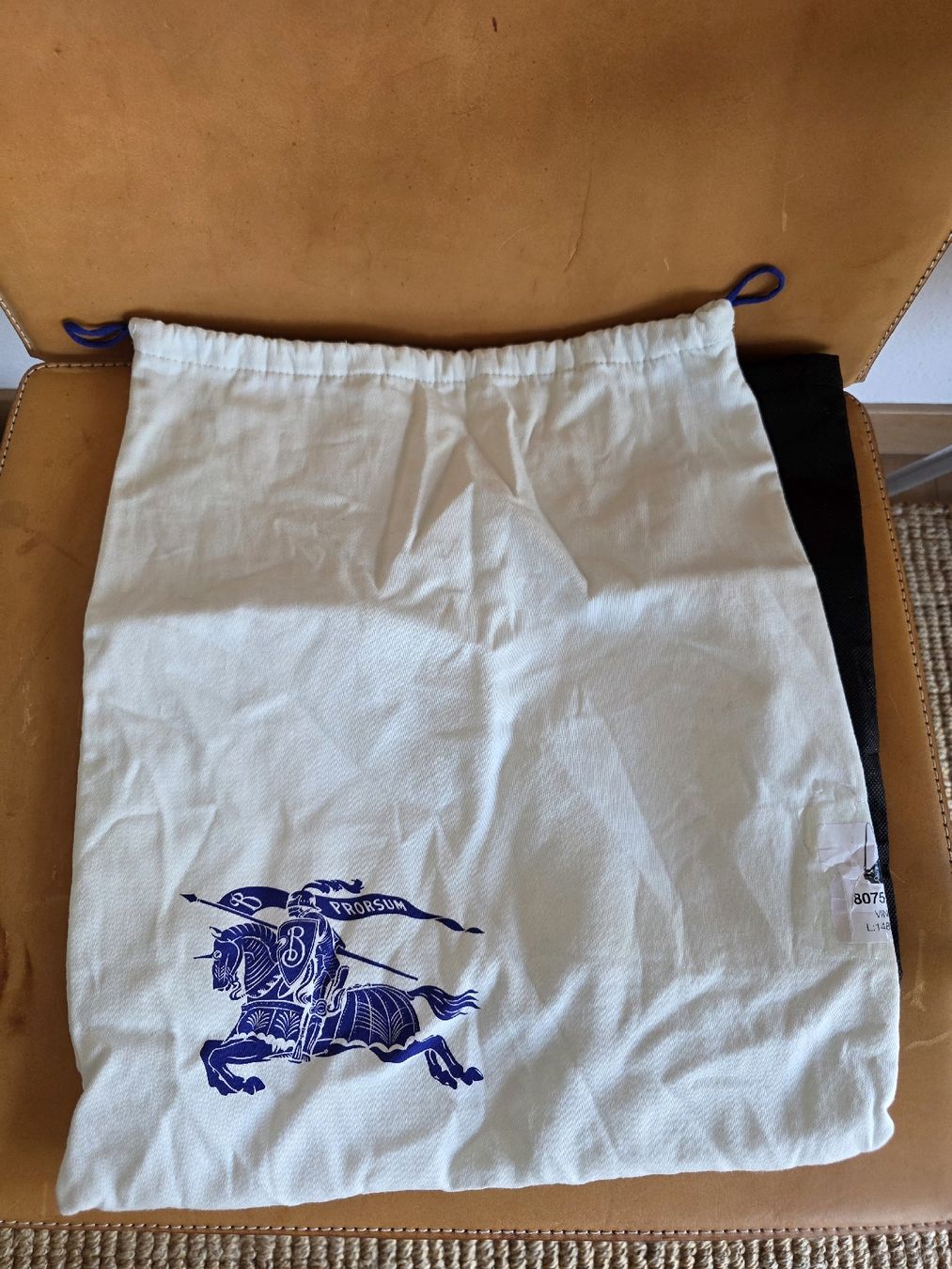 Burberry Borse da donna: Borsa Burberry small knight,nuova – Nuovo (secondo la descrizione) da Massagno venduto da let_6pgs 6