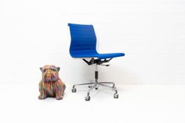 Vitra Eames Aluminium Chair EA117 Nr. 5 - Lieferung möglich