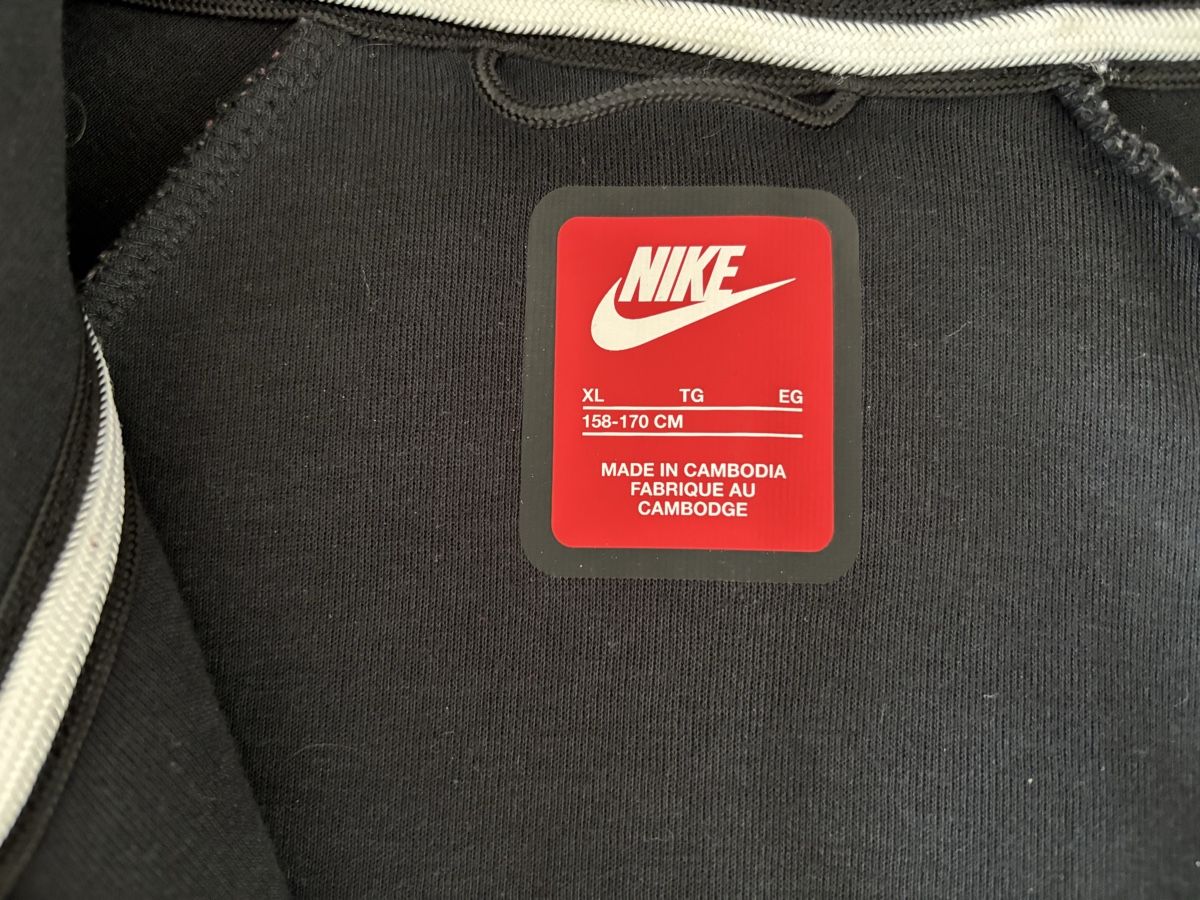 Nike Giacche & Cappotti: Nike Tech Veste – Usato da Genève venduto da matilda02 2