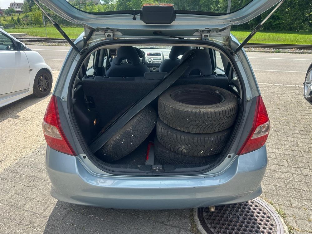 Honda Automobili: Honda Jazz  1.4,mit rest MFK,Sehr Sparsam,Klima,Sehr gut – Usato da Wängi venduto da AA3 4