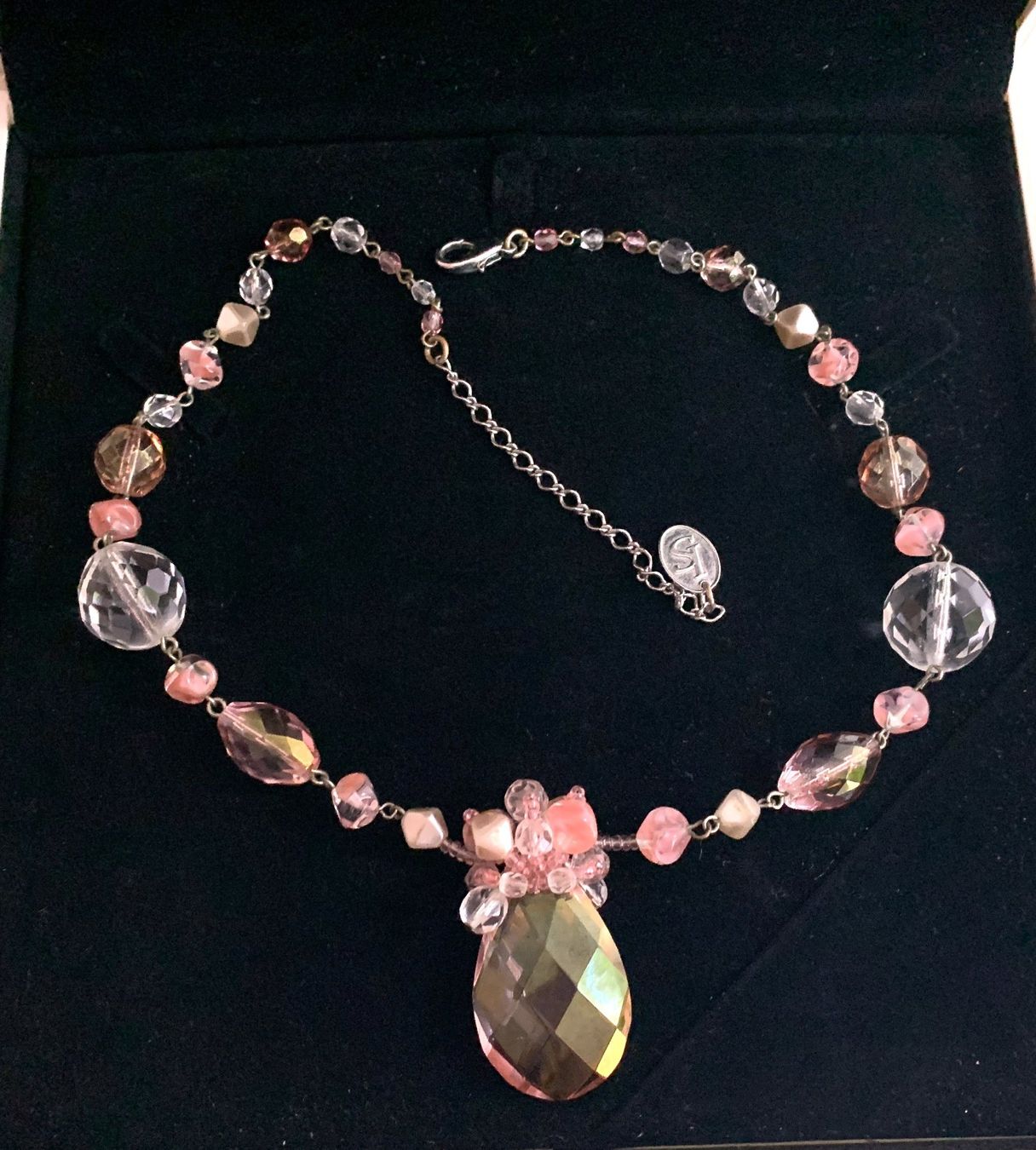 Catenine: ** HÜBSCHE HALSKETTE ROSA/TRANSPARENT/SILBER** – Usato da Starrkirch-Wil venduto da Evelyne222 1