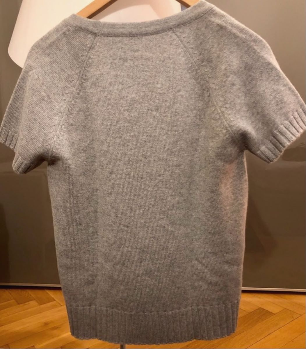 Hermès Maglioni & Felpe: Pull Hermès cachemire gris manches courtes taille 38 – Nuovo (secondo la descrizione) da Genève venduto da Lilimouss