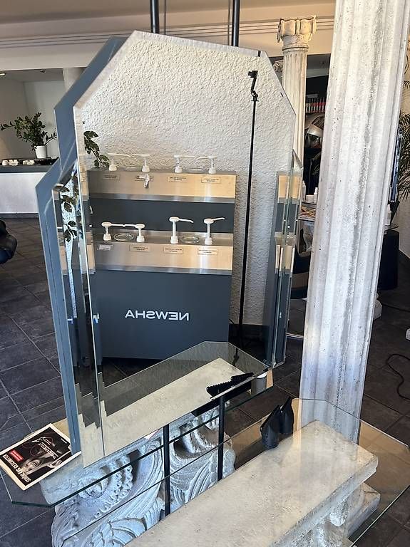 Miroirs: Schicker Spiegel  – D'occasion à Galgenen par ral_wy6q 1