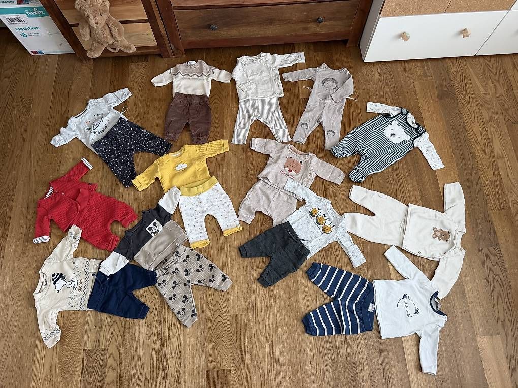 Lotti di vestiti: Grosses Babykleider-Paket Gr. 50 - 62 – Usato da Zürich venduto da leticia06