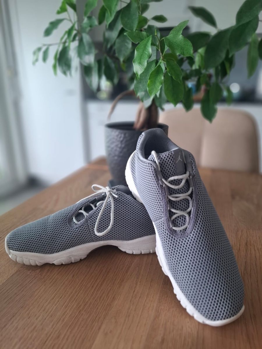 Jordan Scarpe da donna: Jordan Future Low Grey Mist – Usato da Wettingen venduto da fau_g78n