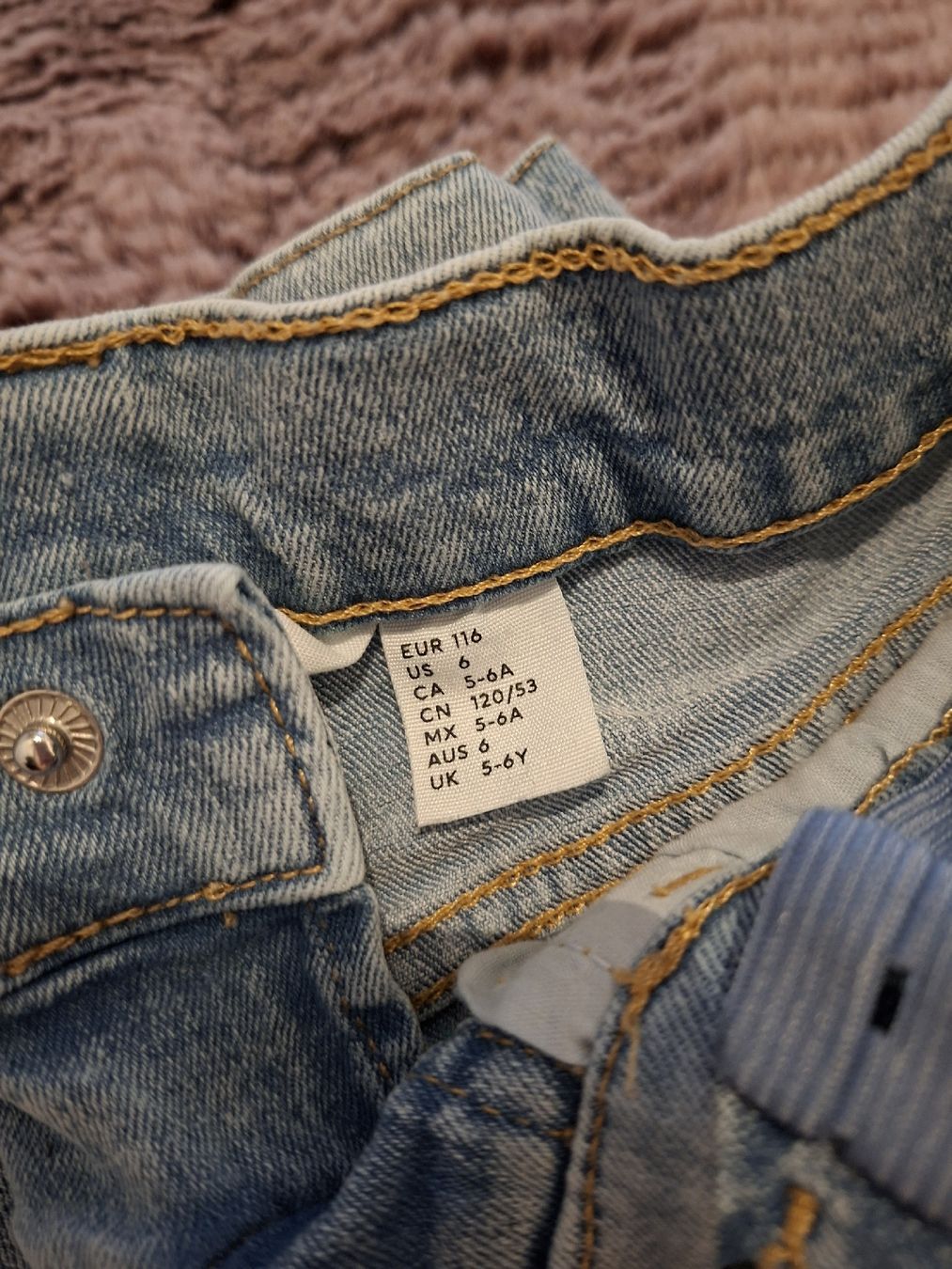 H&M Pantaloni: Jeans, Gr. 116 – Usato da Winterthur venduto da Ausmisten2026 1