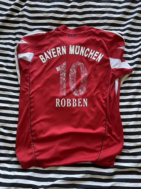 Adidas Leibchen & Hosen: Pull officiel Robben – Gebraucht aus Cernier von eli_6mmn 1