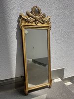 Antiker Spiegel mit Goldrahmen,